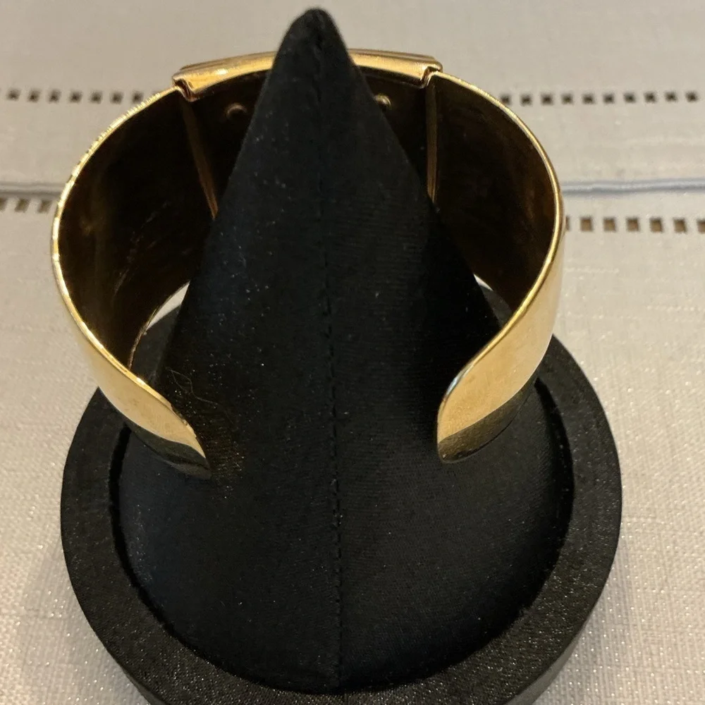 Avon Vintage Gold Tone Cream Lucite Cuff Bracelet - Picture 3 of 5